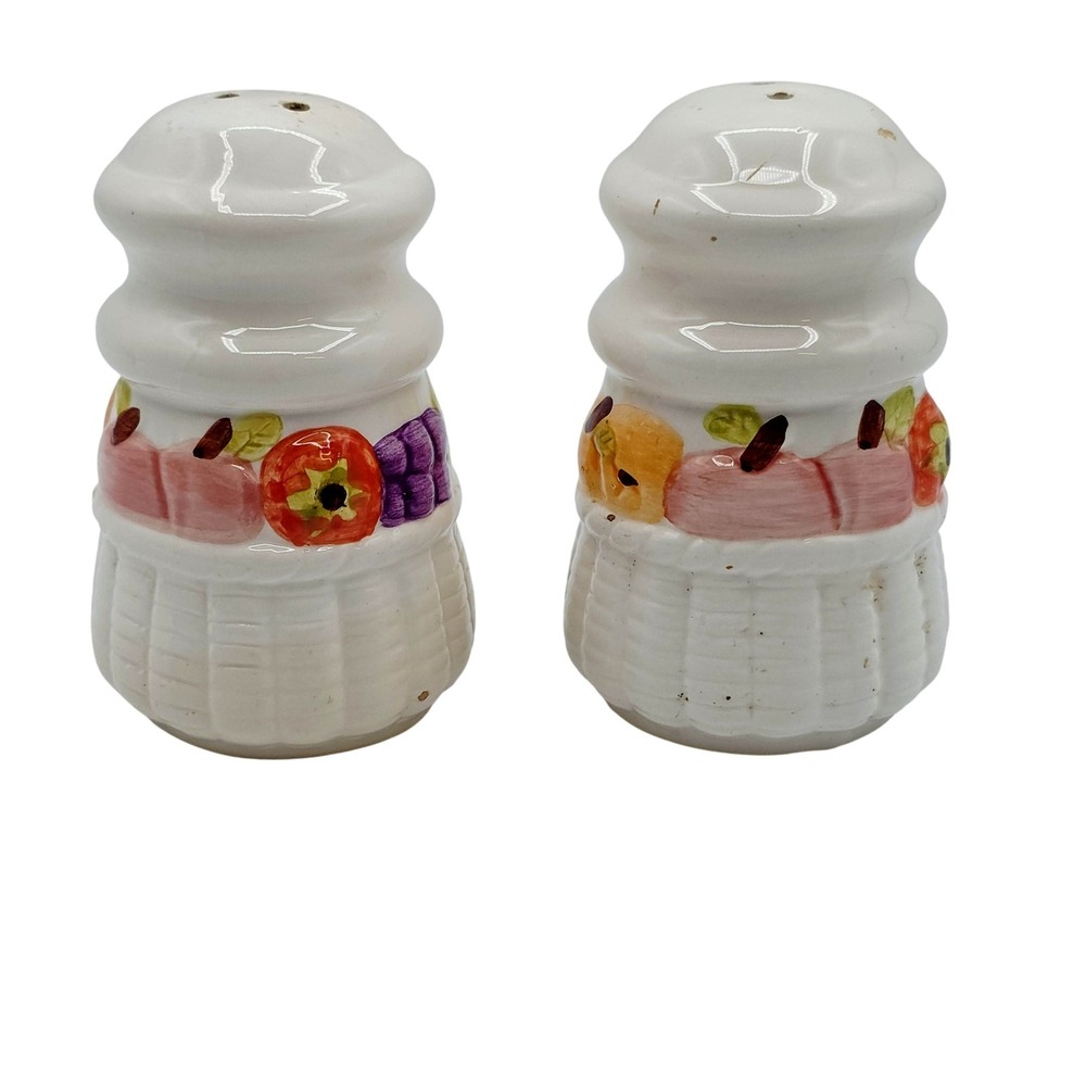 Vtg Ceramic Fruit Basket Salt &‎ Pepper Shakers Small White Handpainted Set Of 2